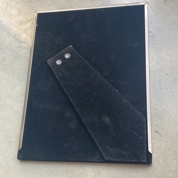 Steel ribbed modern frame. Holds 5x7 photo. No flaws. Back is black velvet - Picture 4 of 4